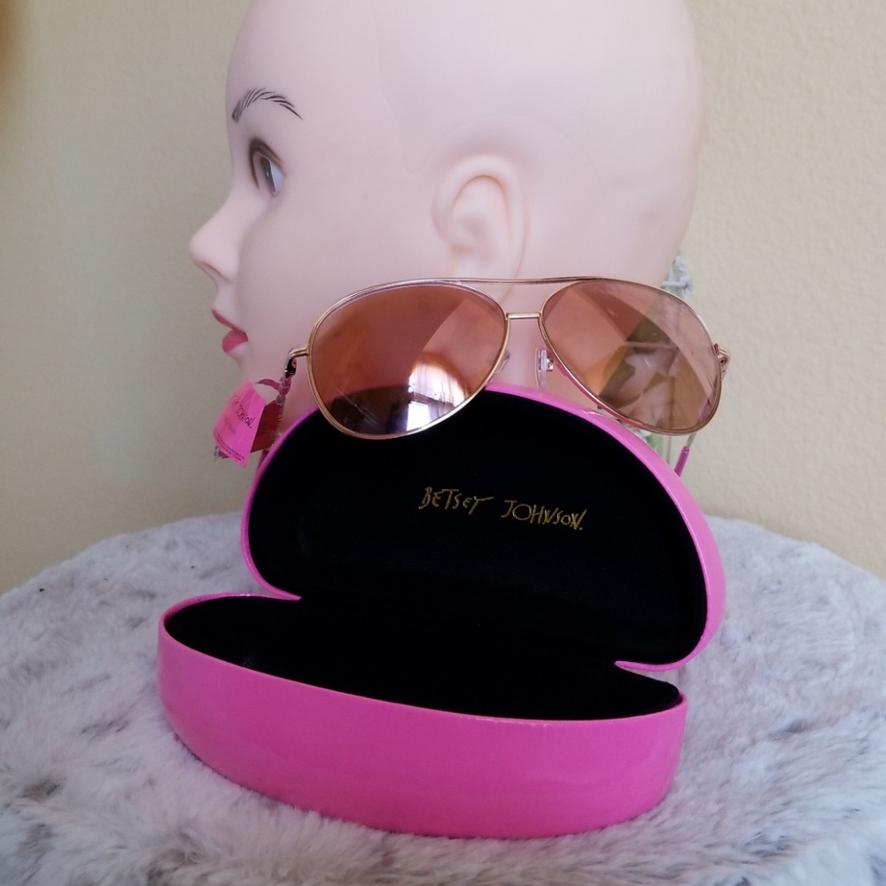 SOLD. Betsey Johnson sunglasses - Picture 1 of 4